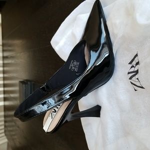 Zara Black patent leather pumps